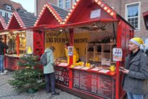 Am 10.12.25 auf dem Düsseldorfer Weihnachtsmarkt - Die Weihnachtshütte